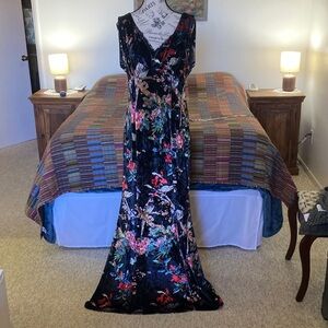 Unique Vintage Black Velvet Floral Maxi Dress Size XL